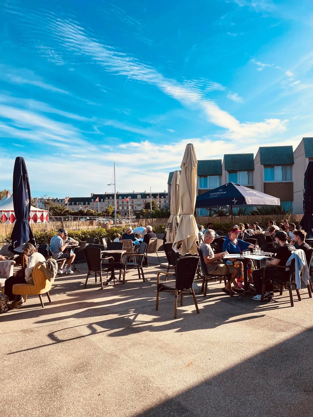 Profitez du soleil : notre terrasse est de retour à Cherbourg !